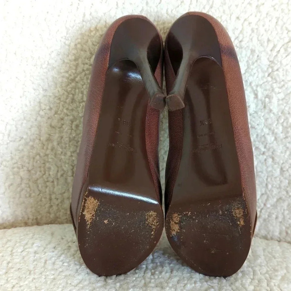 Yves Saint Laurent - 2 Tone Brown Leather Tribtoo Pumps - Picture 8 of 12